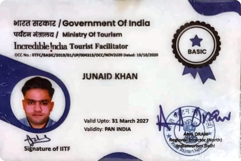 Credencial oficial IITF de Junaid Khan, guía turístico certificado por el Ministerio de Turismo del Gobierno de la India, válida en toda la India hasta marzo de 2027